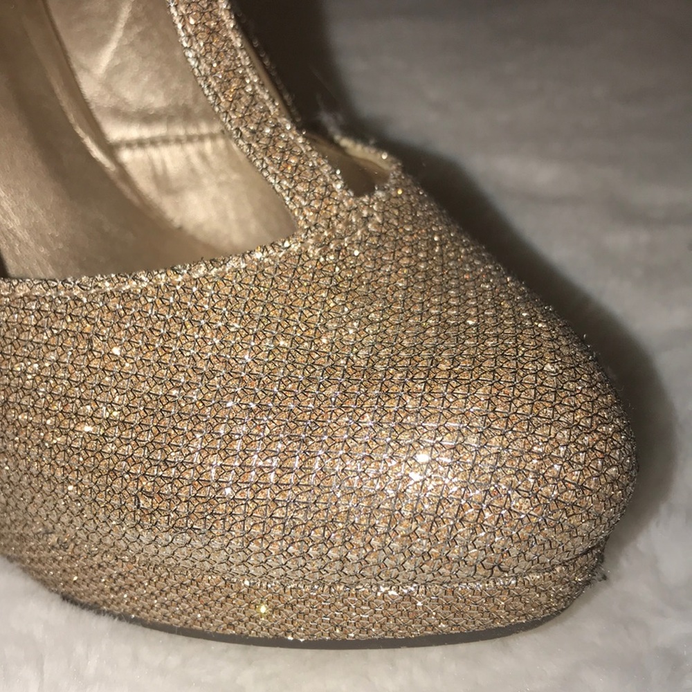 Call It Spring Gold Heels - Picture 4 of 5